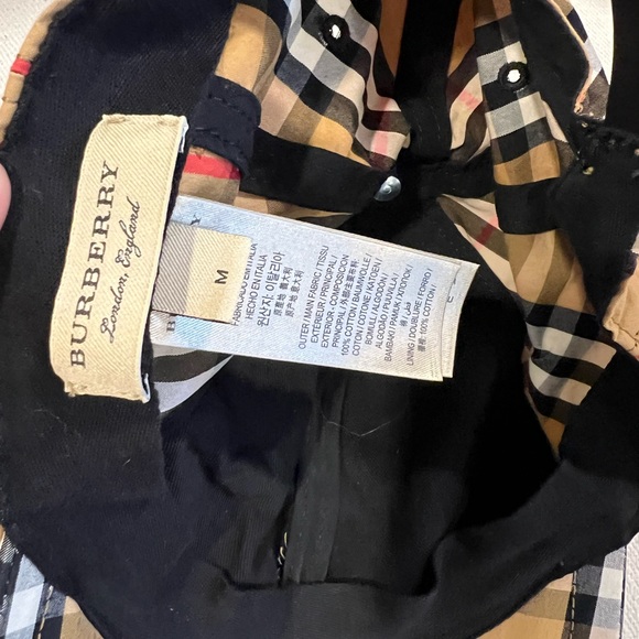 Burberry baseball hat 🧢 - Picture 6 of 9